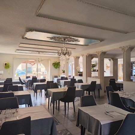 Hotel-Restaurant Le Commerce Ногаро Экстерьер фото